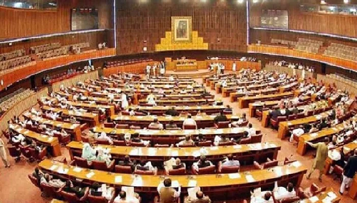 Govt decides not to increase retirement age of chief justice