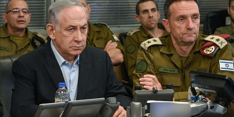 israeli army says preparing for offensive moves inside lebanonisraeli prime minister benjamin netanyahu l chief of the general staff of the israel defense forces herzi halevi r photo anadolu