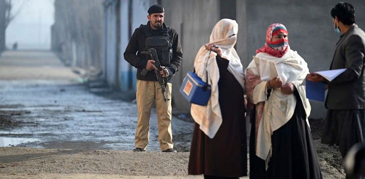 Pakistani cop guarding polio team martyred in Bannu